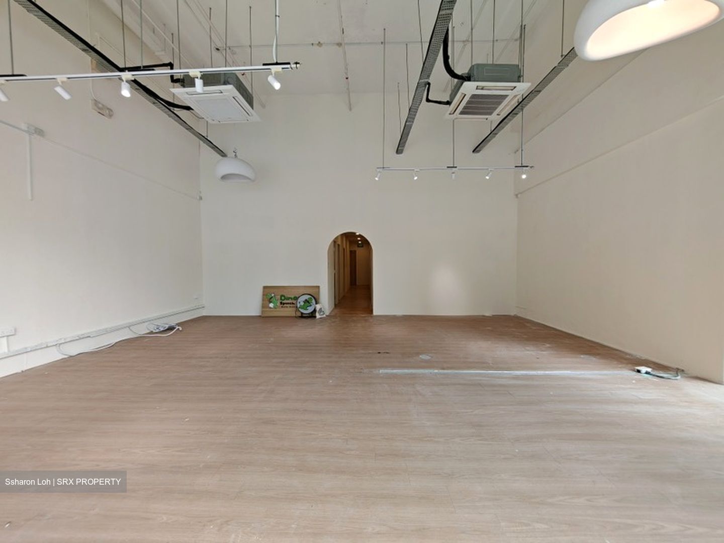 Interlocal Centre (D5), Warehouse #565906421